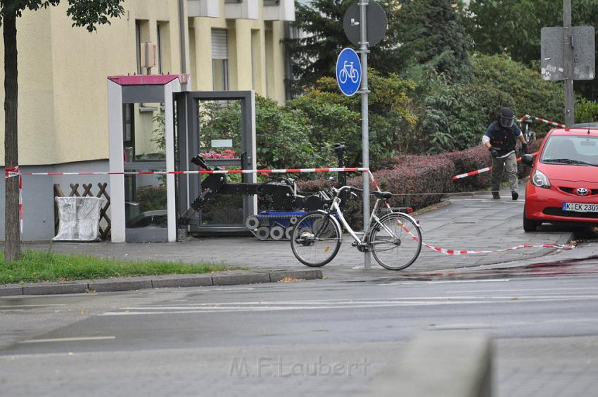 Kofferbombe entschaerft Koeln Graeffstr Subbelratherstr P081.JPG